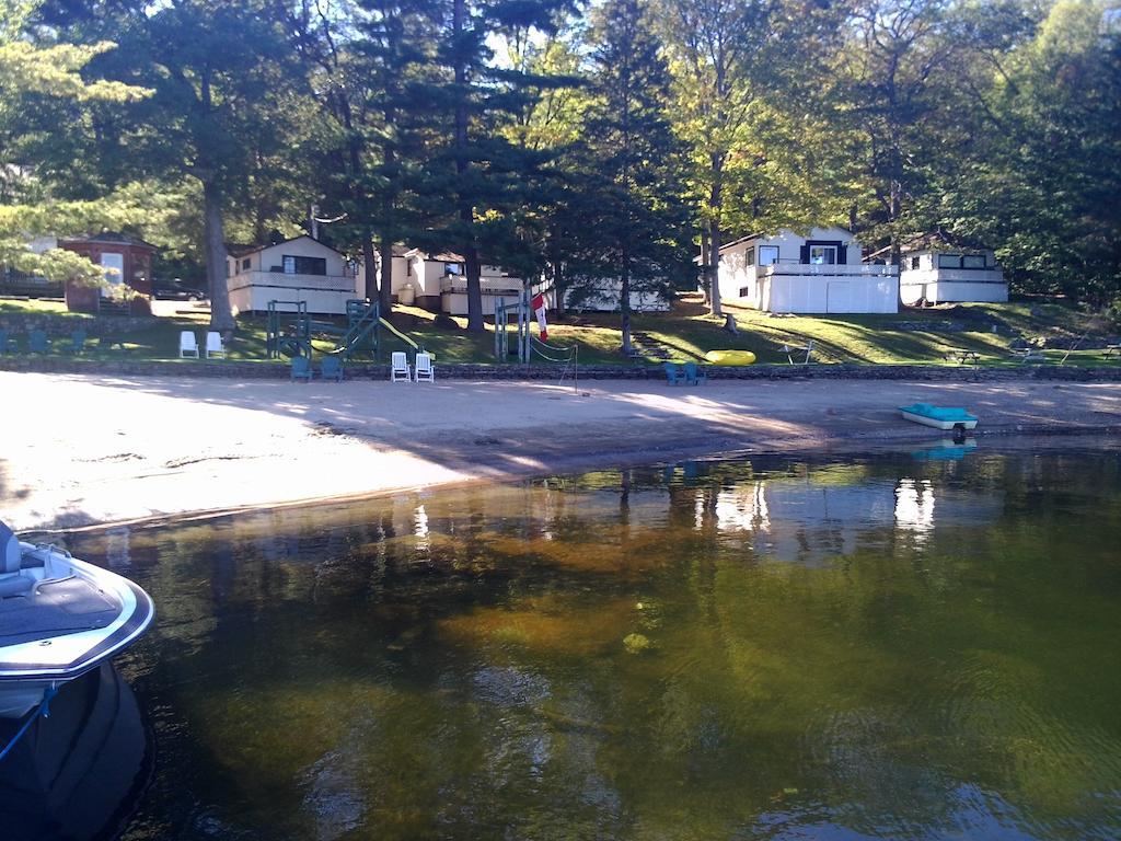 Little Hawk Resort & Marina Algonquin Highlands Rum bild