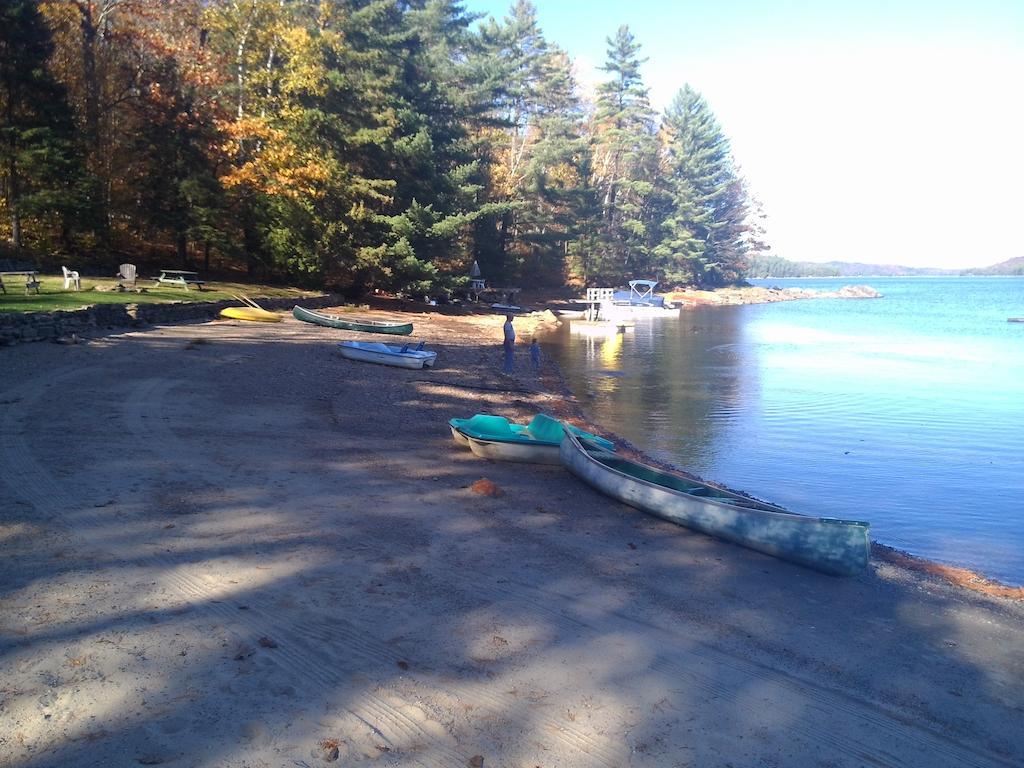 Little Hawk Resort & Marina Algonquin Highlands Exteriör bild
