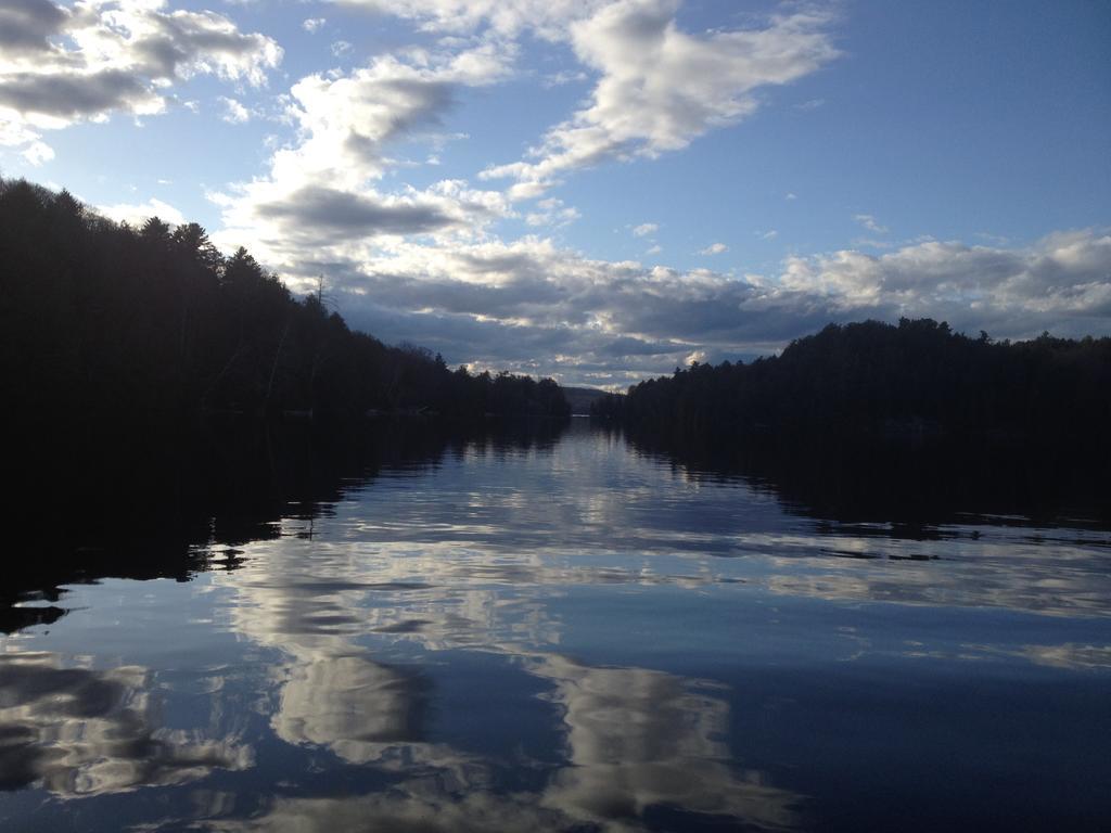 Little Hawk Resort & Marina Algonquin Highlands Exteriör bild