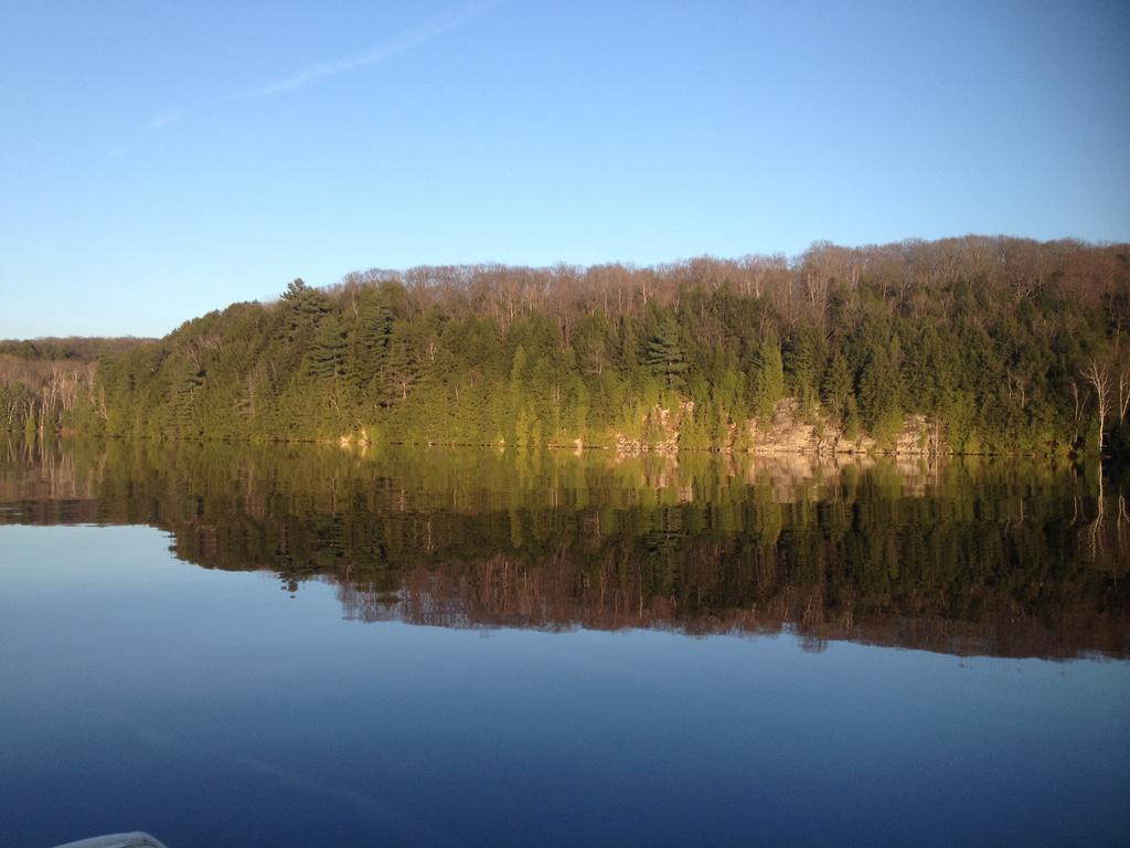 Little Hawk Resort & Marina Algonquin Highlands Exteriör bild