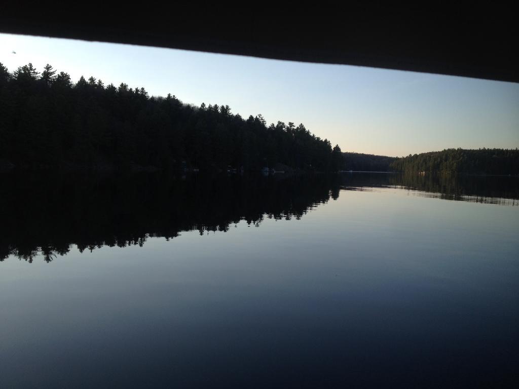 Little Hawk Resort & Marina Algonquin Highlands Exteriör bild