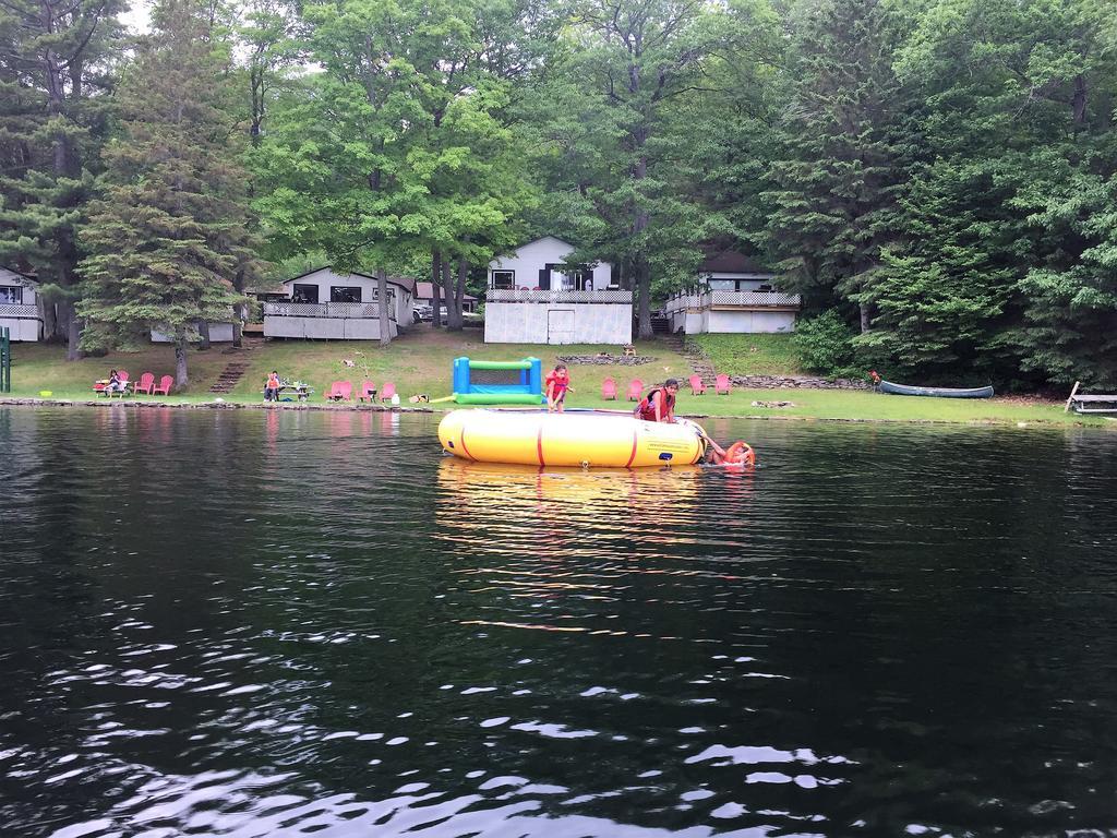 Little Hawk Resort & Marina Algonquin Highlands Exteriör bild