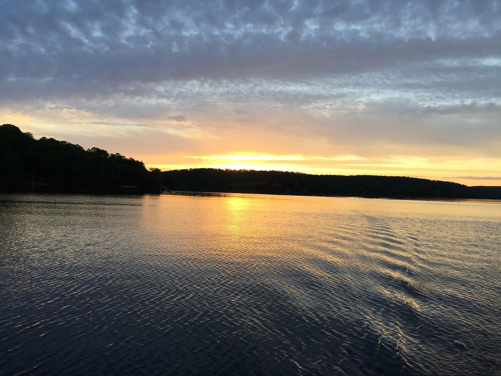 Little Hawk Resort & Marina Algonquin Highlands Exteriör bild